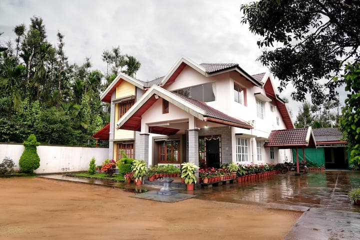 Hoovinamane Homestay